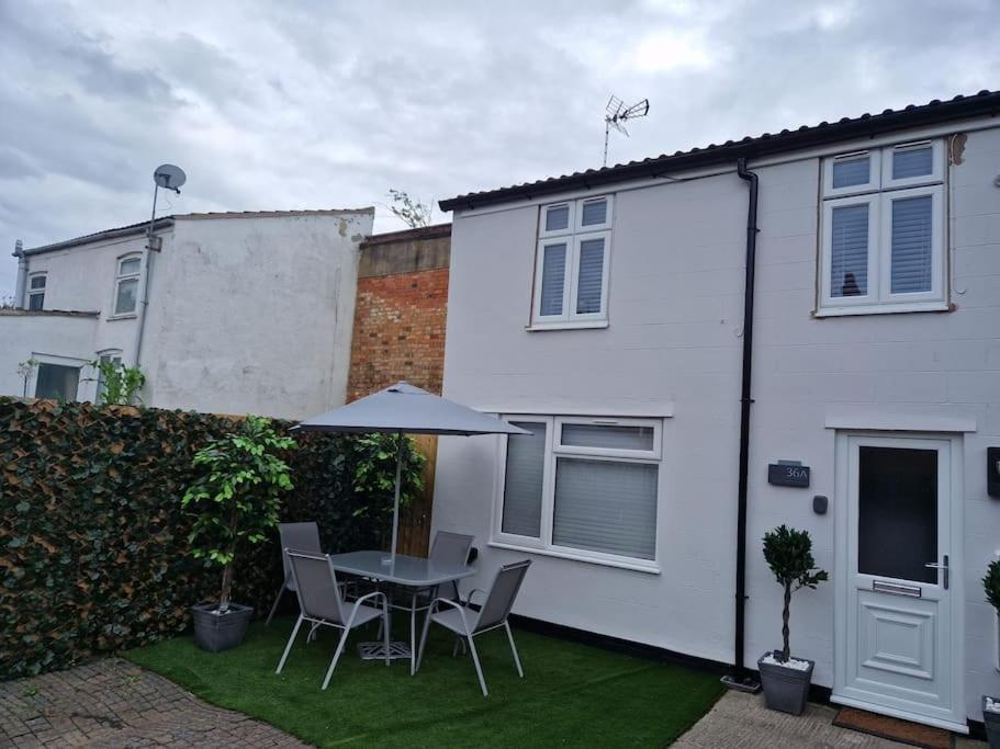 Rugby Coach House, Central Location, 5 Star Rating Buitenkant foto
