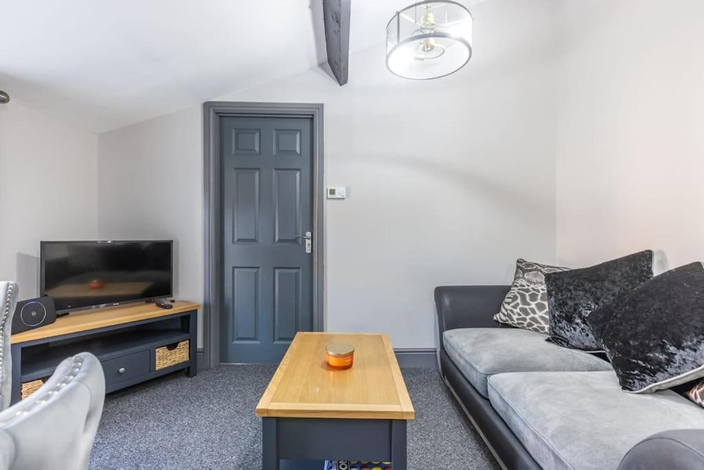 Rugby Coach House, Central Location, 5 Star Rating Buitenkant foto