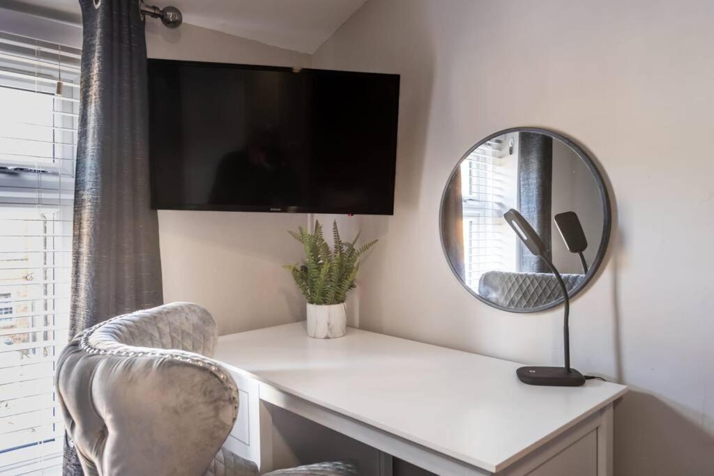 Rugby Coach House, Central Location, 5 Star Rating Buitenkant foto