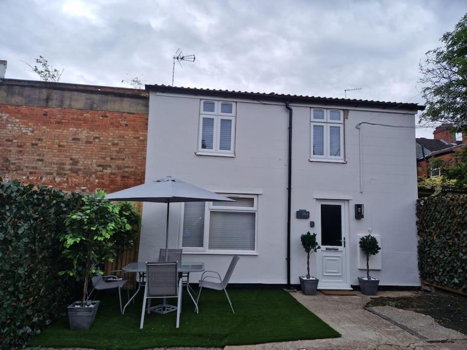 Rugby Coach House, Central Location, 5 Star Rating Buitenkant foto